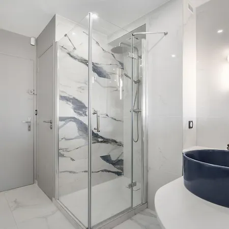 Naturiste Cap D'agde Heliopolis F 49 *