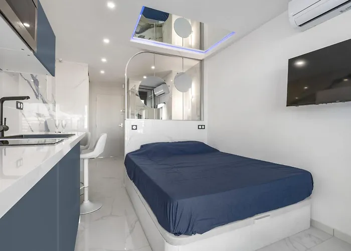 Naturiste Cap D'agde Heliopolis F 49